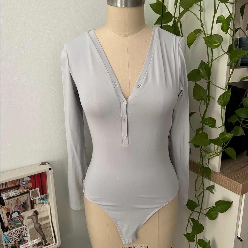 Aritzia Babaton Long Sleeve Bodysuit Baby Blue
